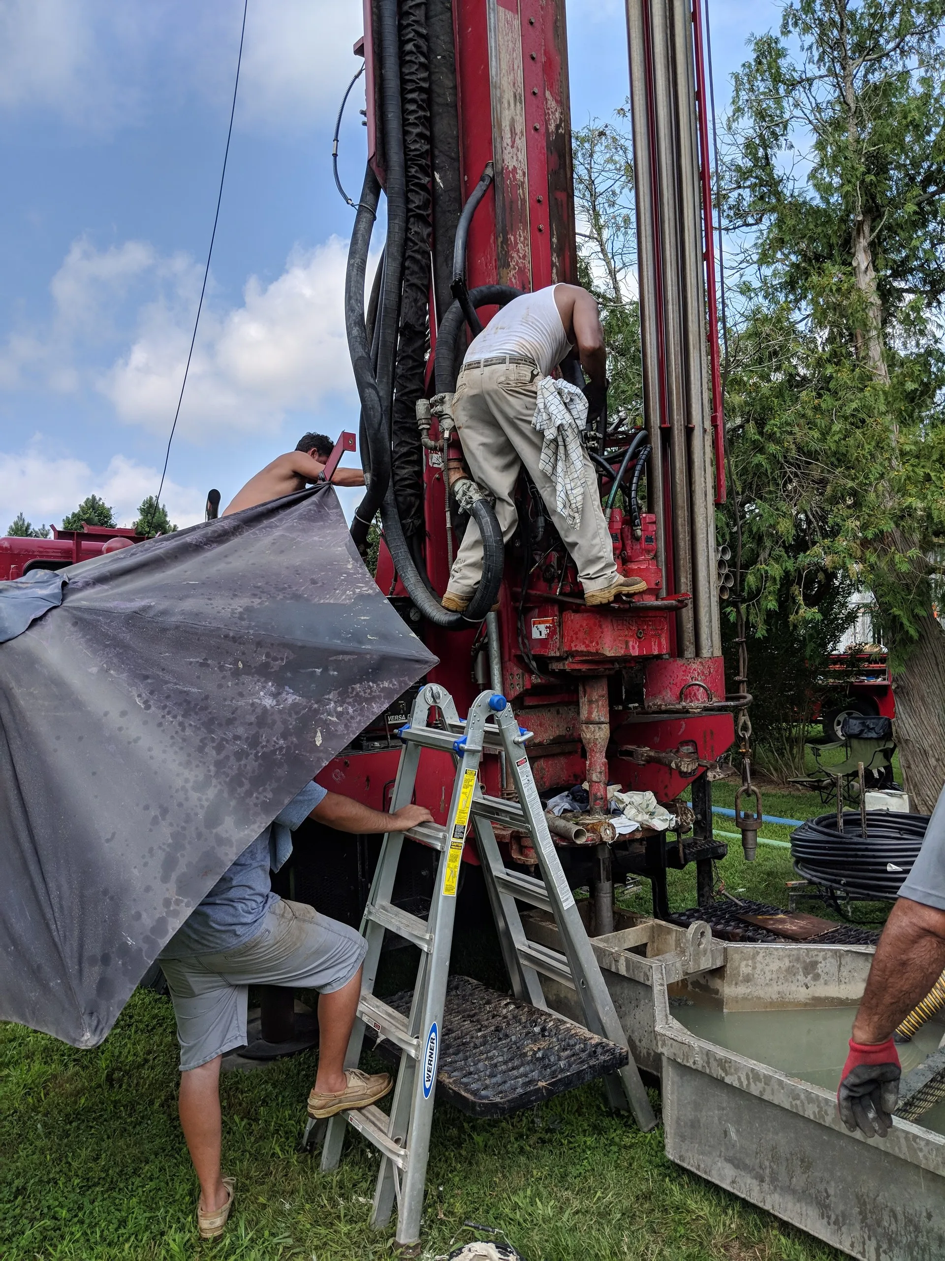 Fixing the hydraulic hose