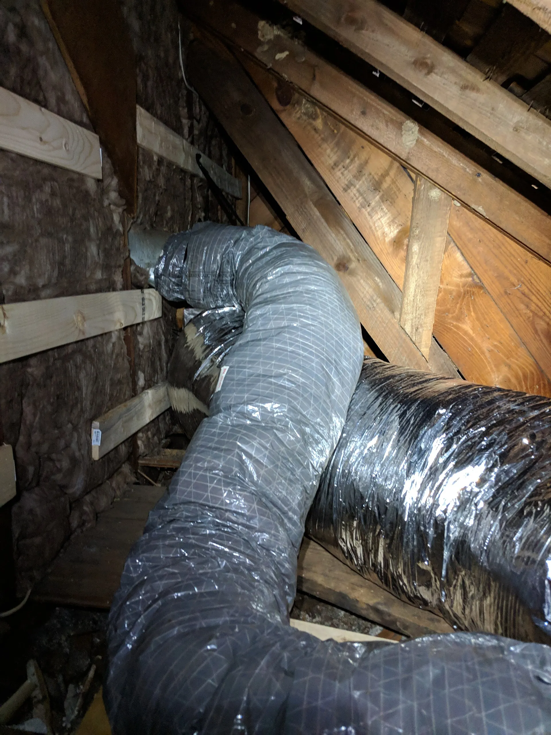 Larger header attachment duct