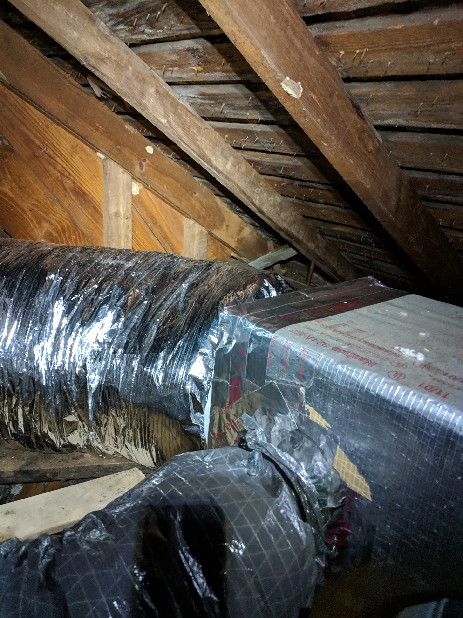 Larger header attachment duct