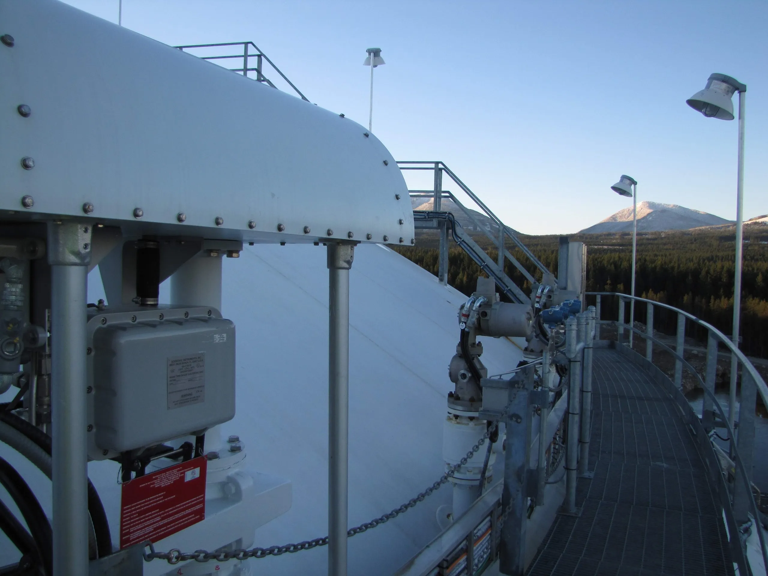Tank gauging sensors