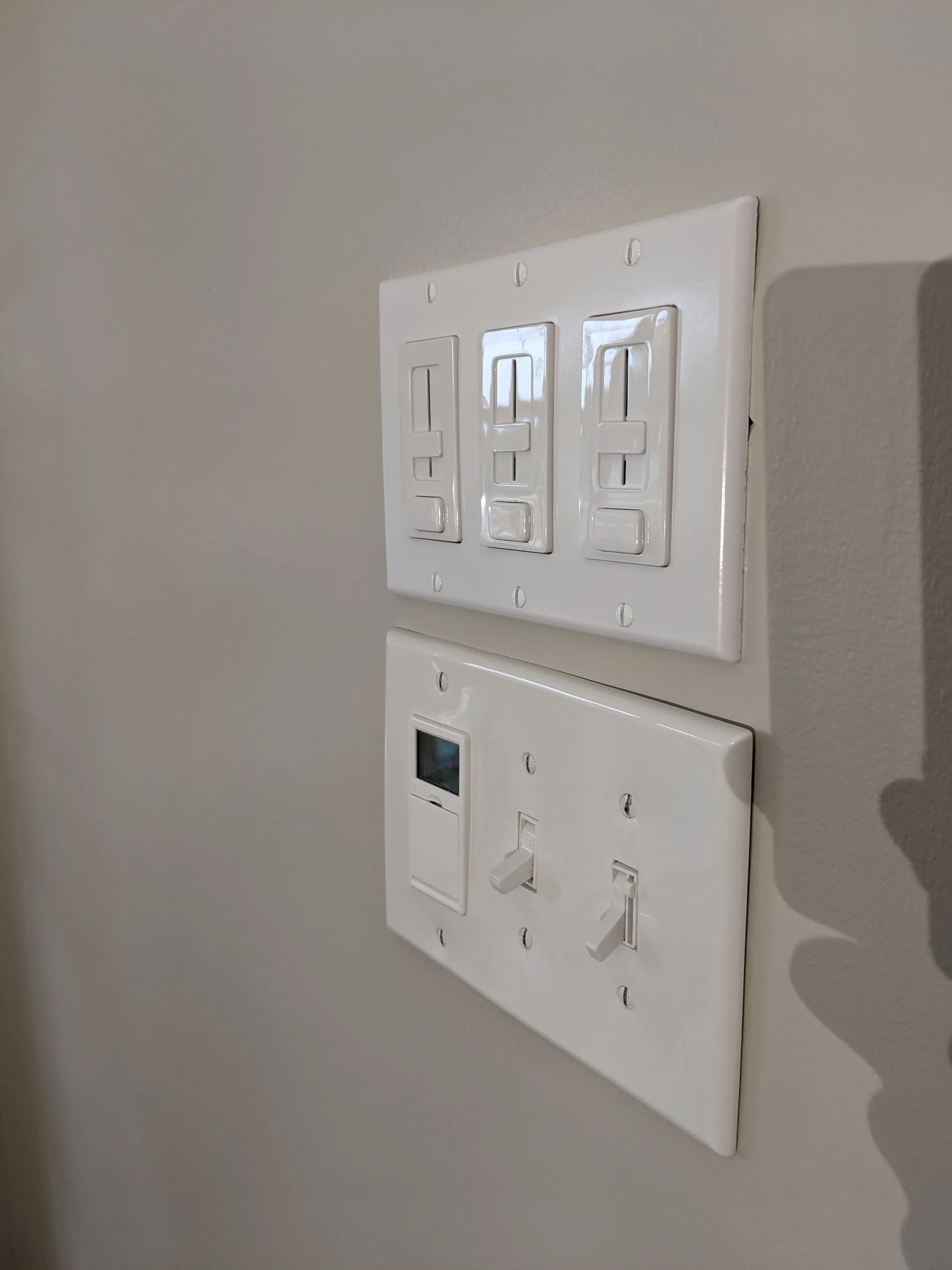 The dimmer/power supplies