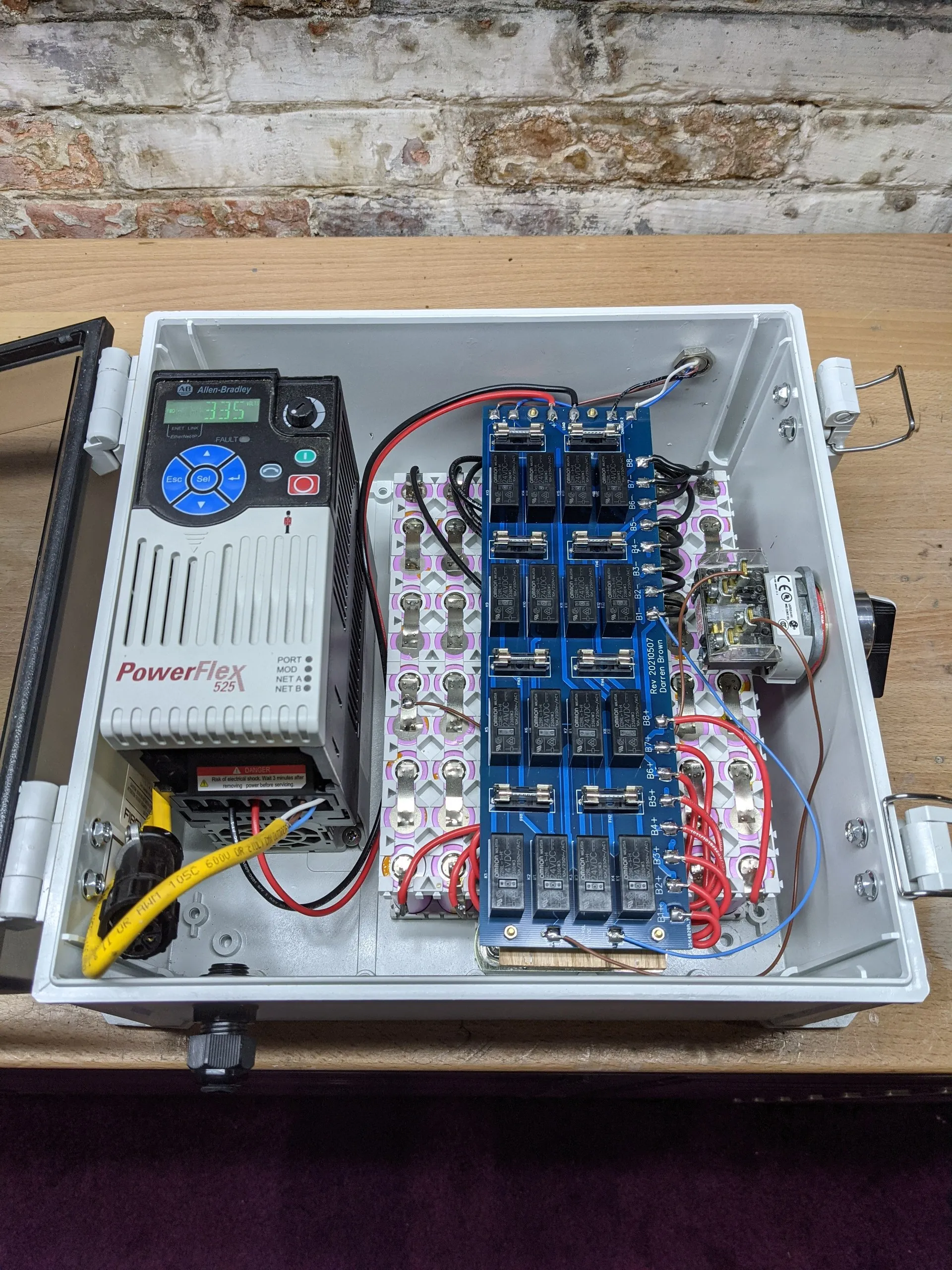 The full setup in a nice box